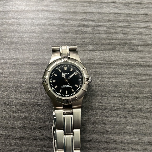 Timex small women’s watch. - Picture 3 of 3